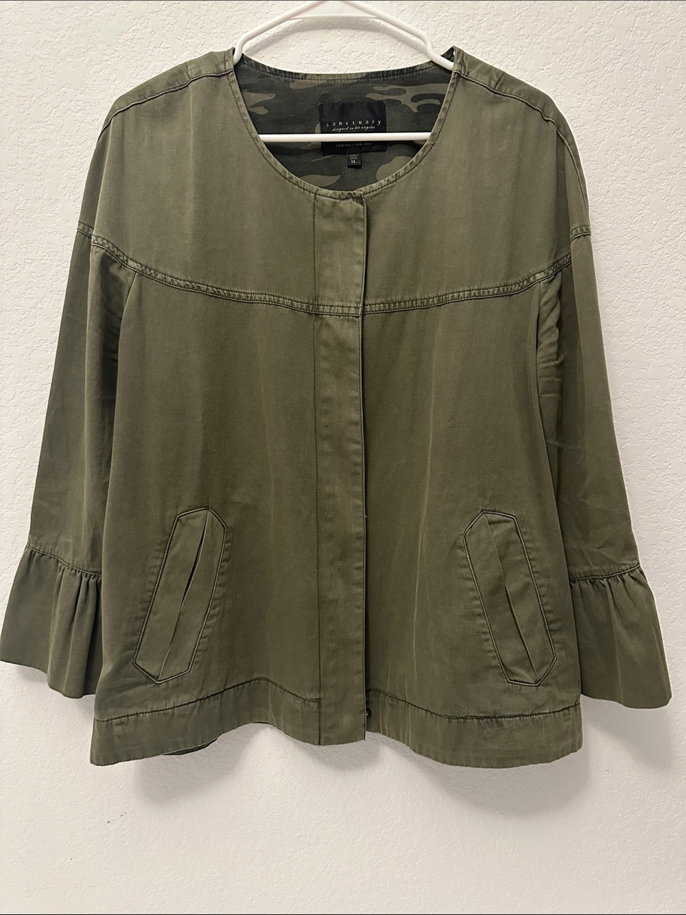 Sanctuary Olive Green Camo Lined Ruffle Sleeve Utility Jacket XL